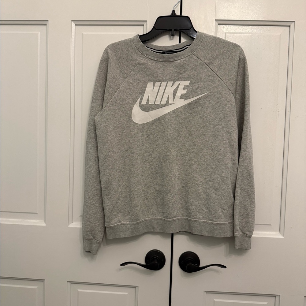 Nike Gray Crewneck Sweatshirt